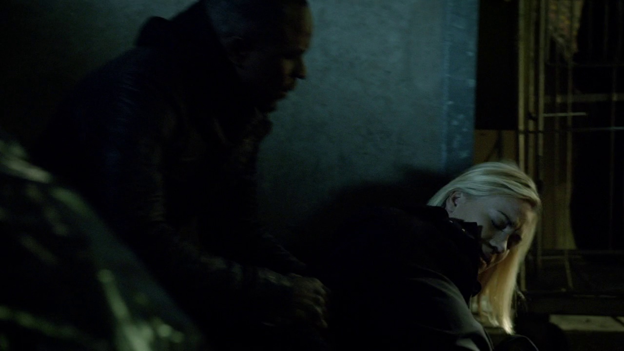 9x02_0120.jpg
