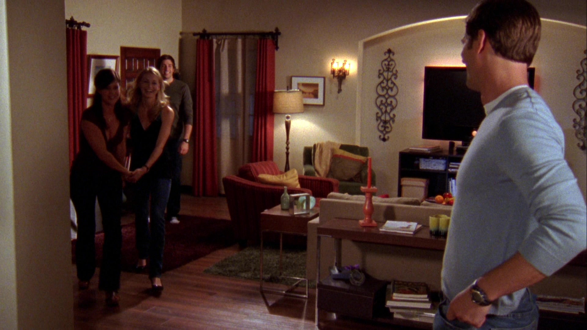 Chuck_2x03_ChuckVersustheBreak-Up_0397.jpg