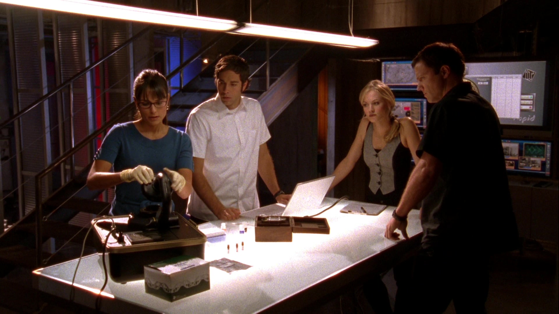 Chuck_2x07ChuckVersustheFatLady_0168.jpg