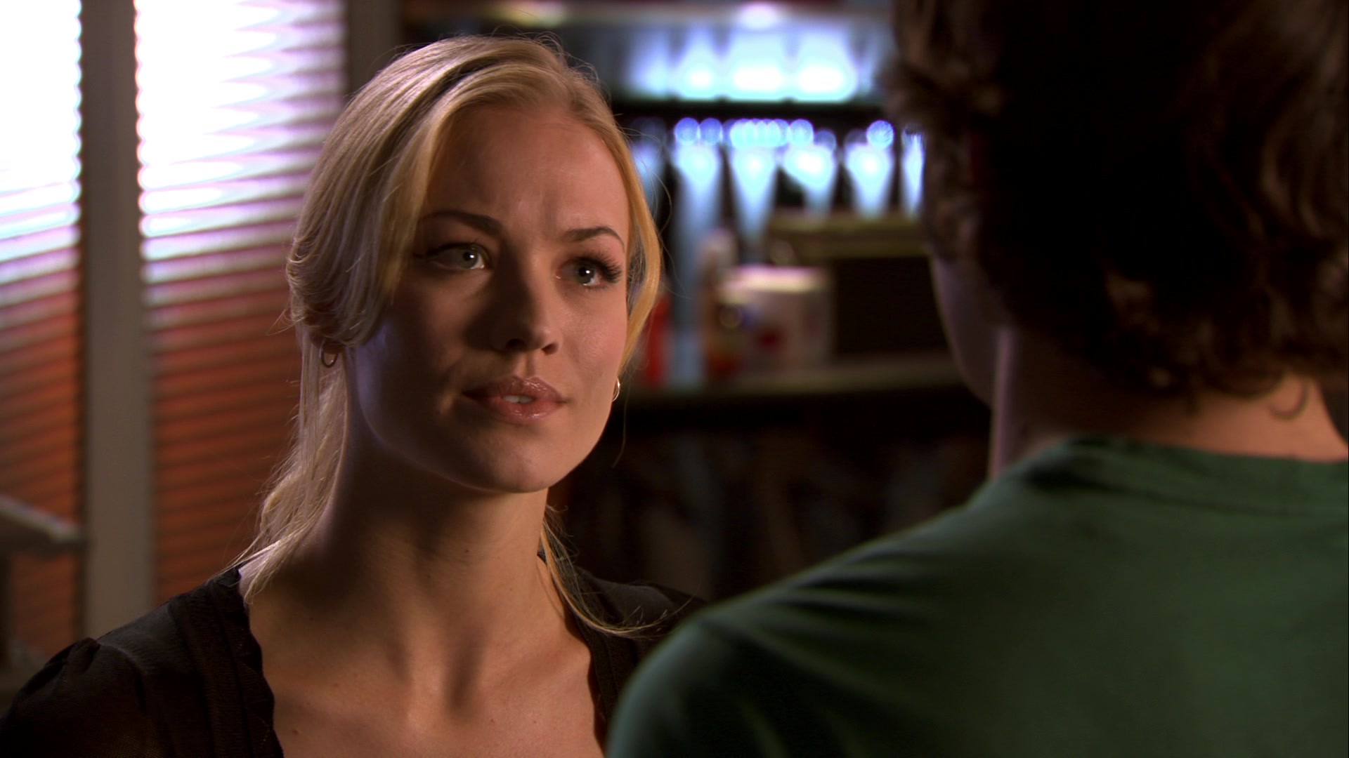 Chuck_2x12_ChuckVersustheThirdDimension_0180.jpg