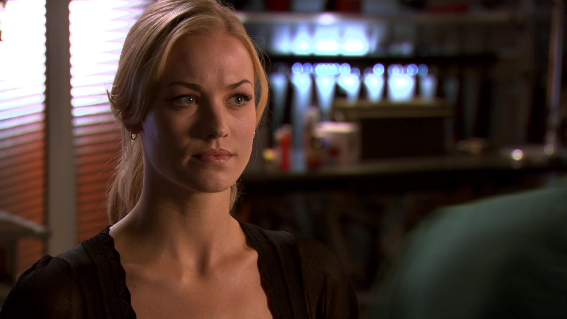 Chuck_2x12_ChuckVersustheThirdDimension_0184.jpg
