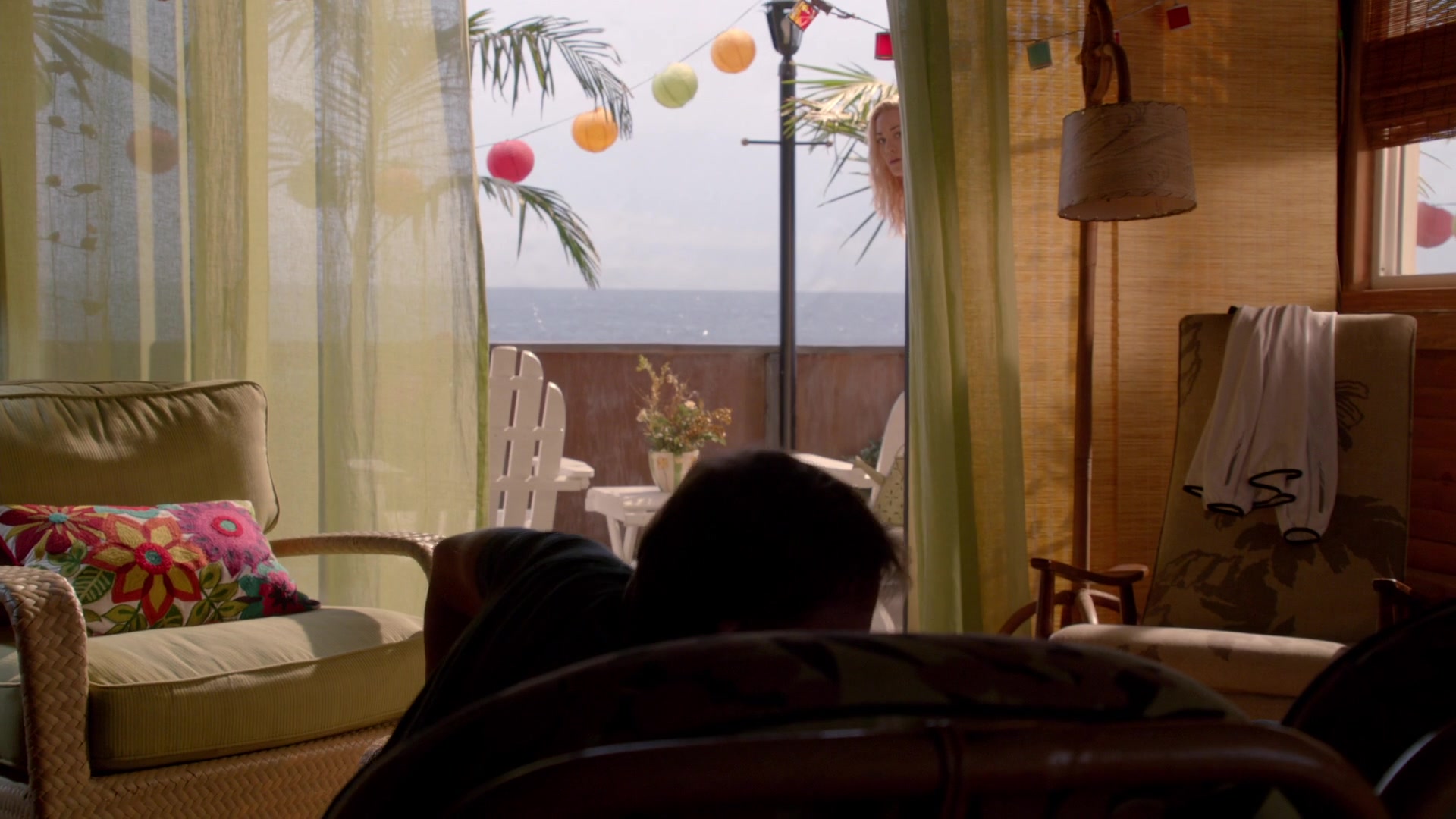 Dexter_8x06_ALittleReflection_0001.jpg