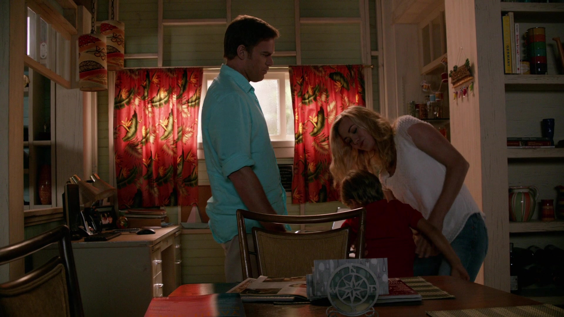 Dexter_8x10_GoodbyeMiami_0002.jpg