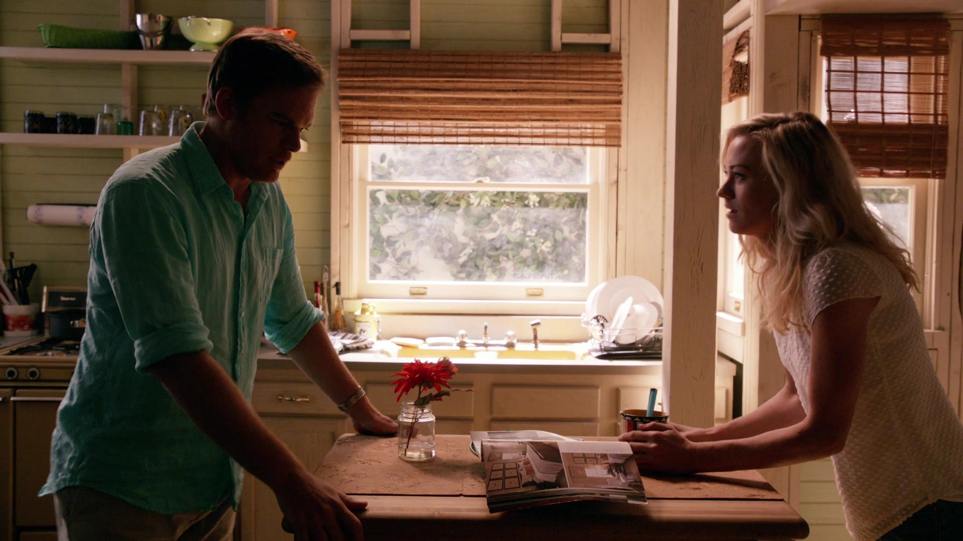Dexter_8x10_GoodbyeMiami_0017.jpg