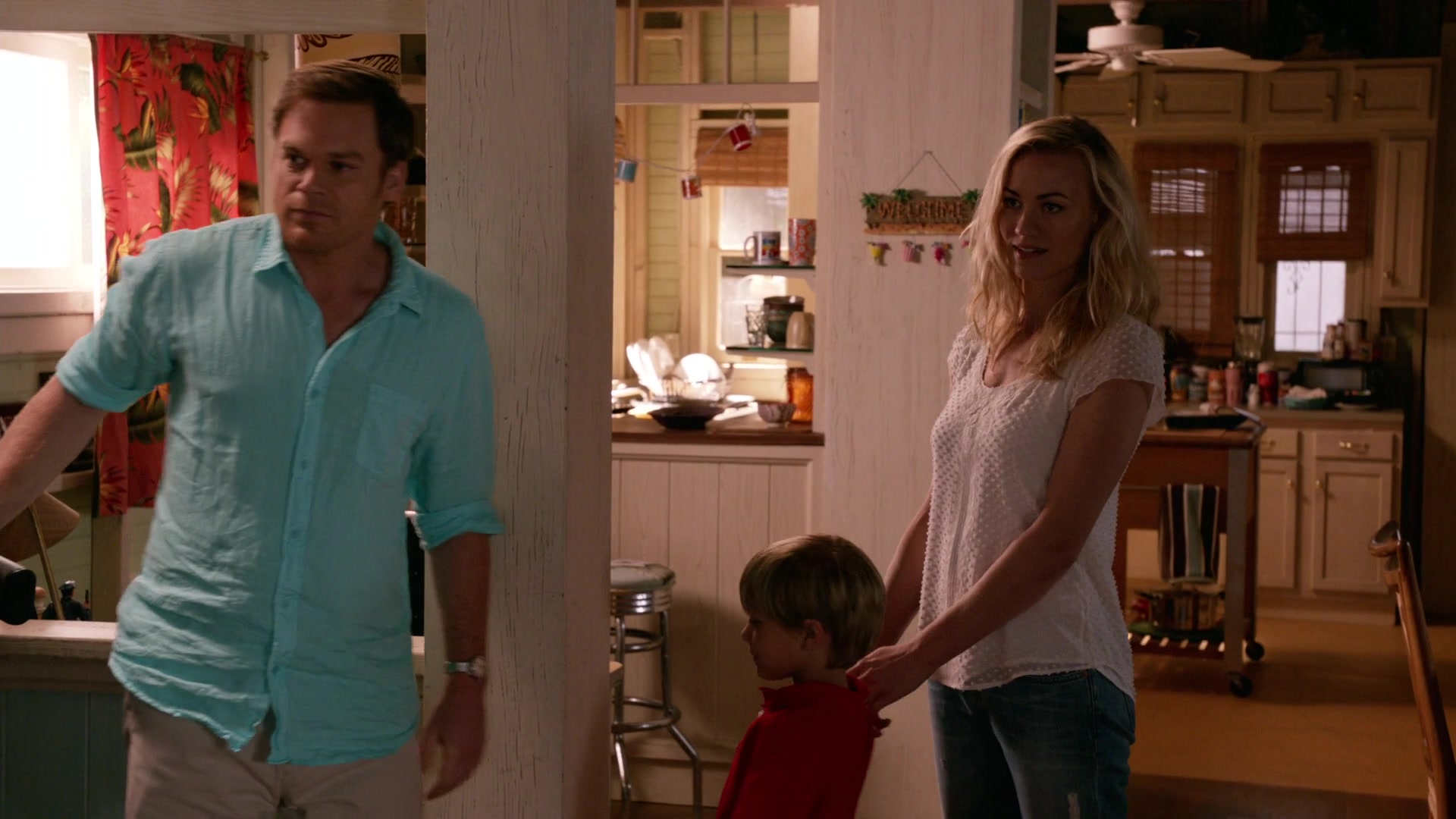 Dexter_8x10_GoodbyeMiami_0041.jpg
