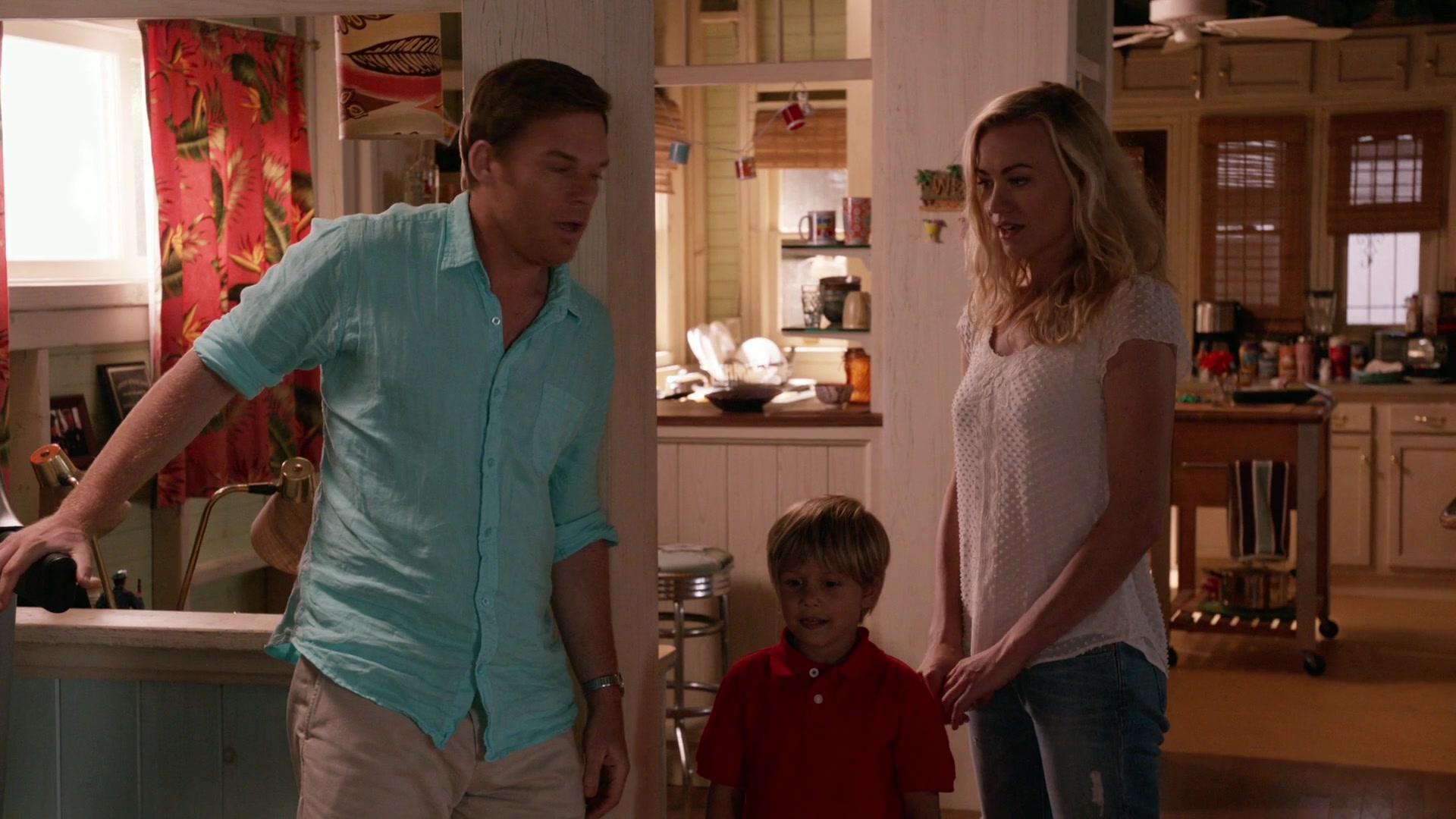 Dexter_8x10_GoodbyeMiami_0043.jpg