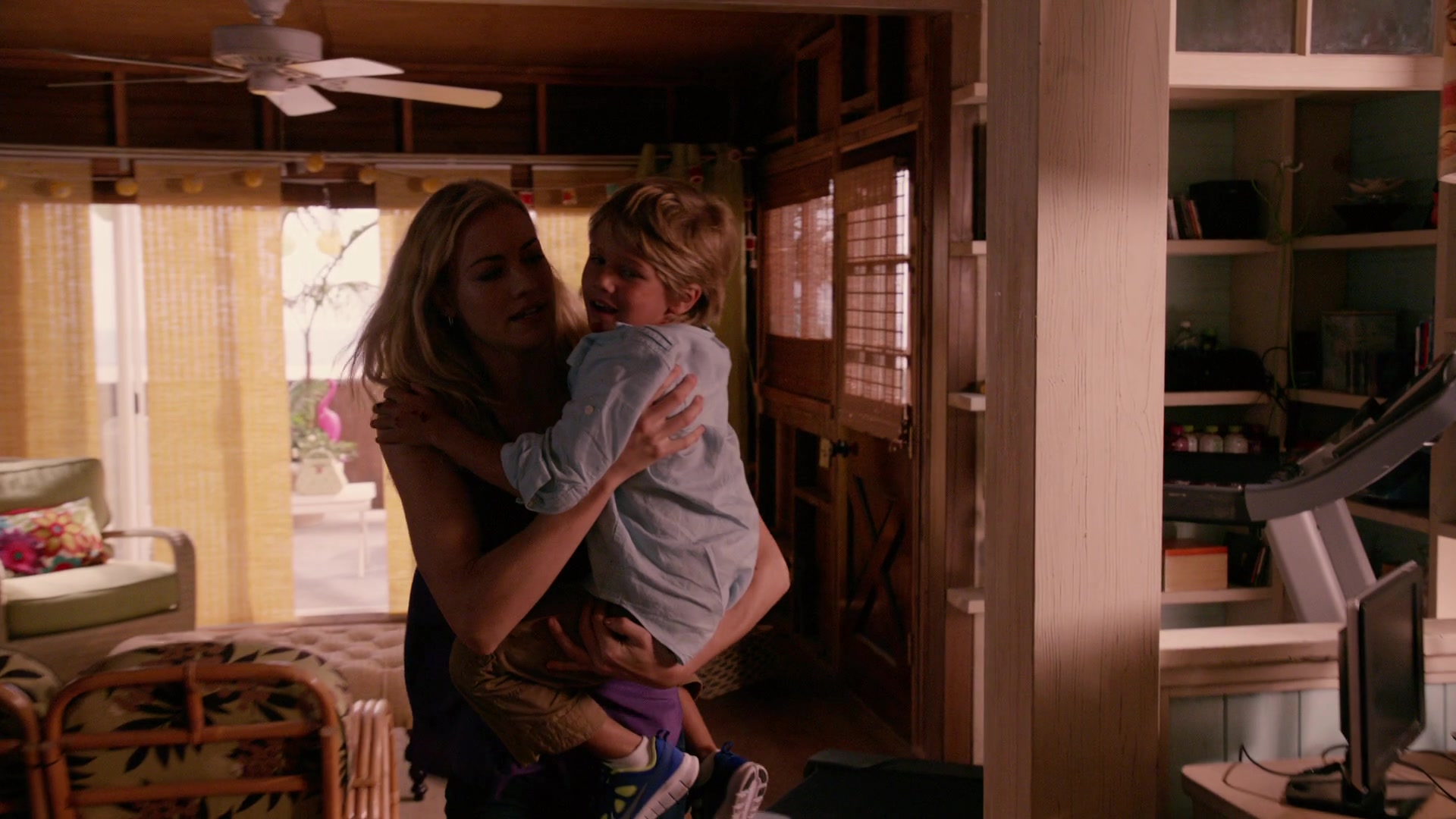 Dexter_8x10_GoodbyeMiami_0127.jpg