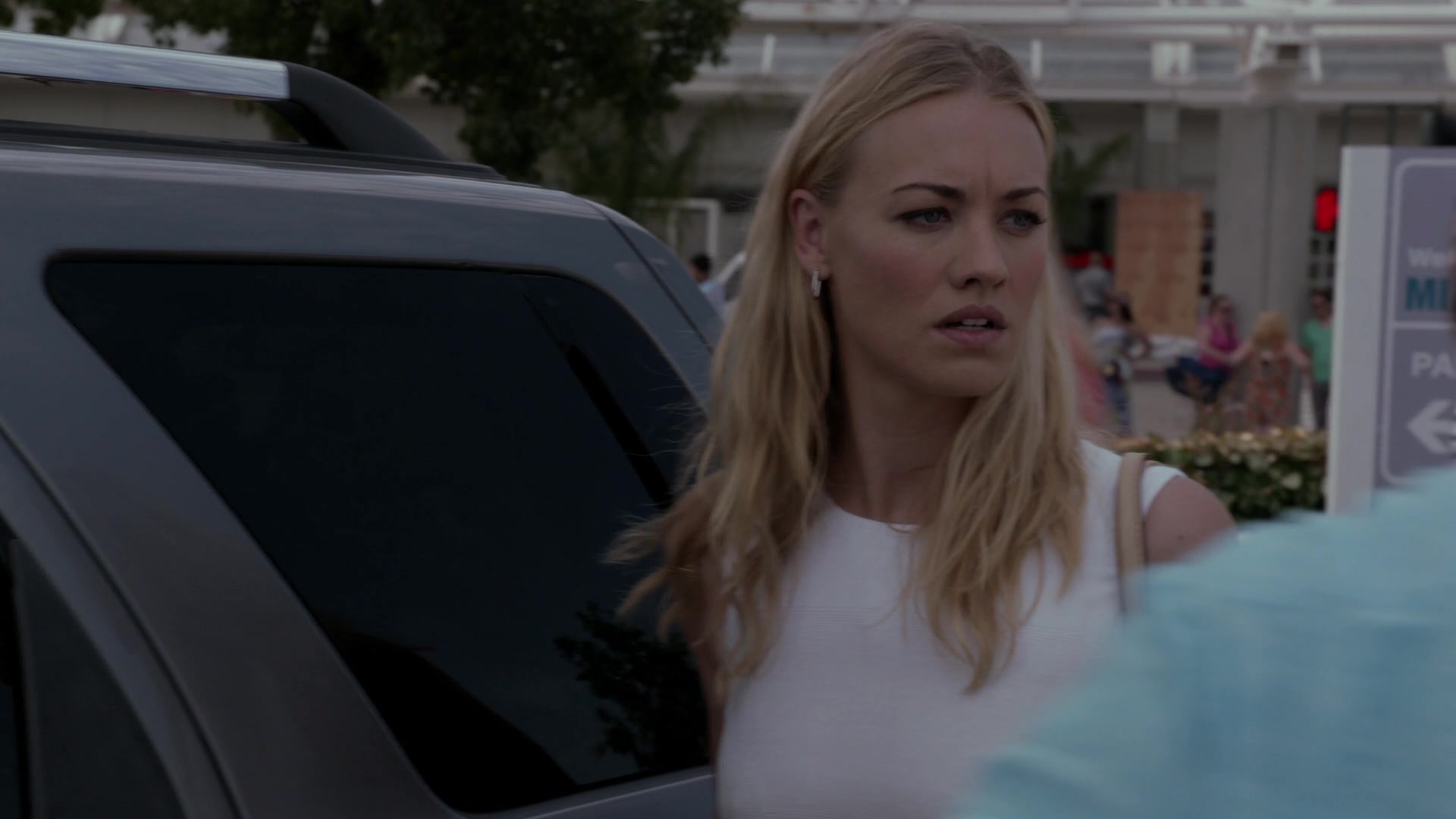 Dexter_8x12_RemebertheMonsters_0037.jpg