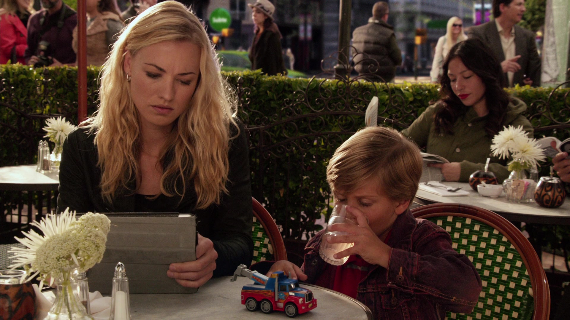 Dexter_8x12_RemebertheMonsters_0187.jpg