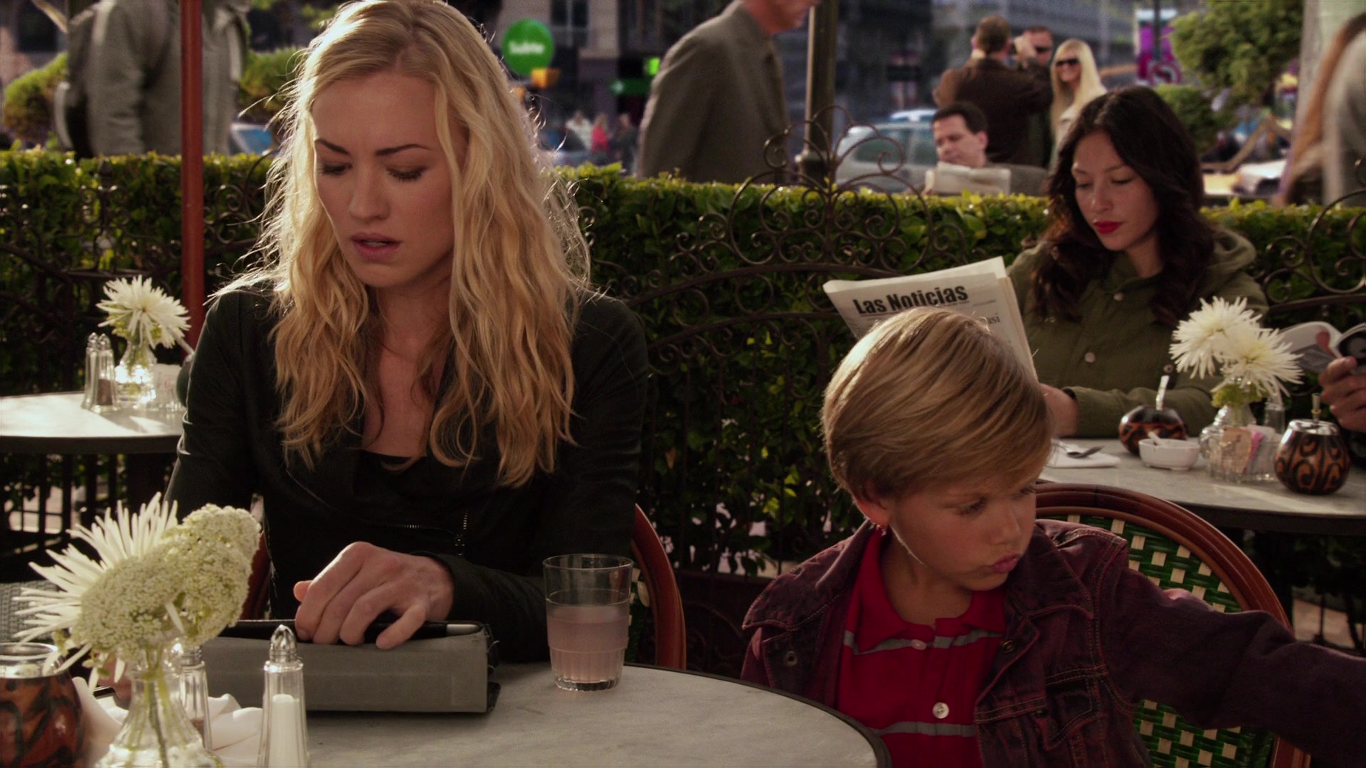 Dexter_8x12_RemebertheMonsters_0198.jpg