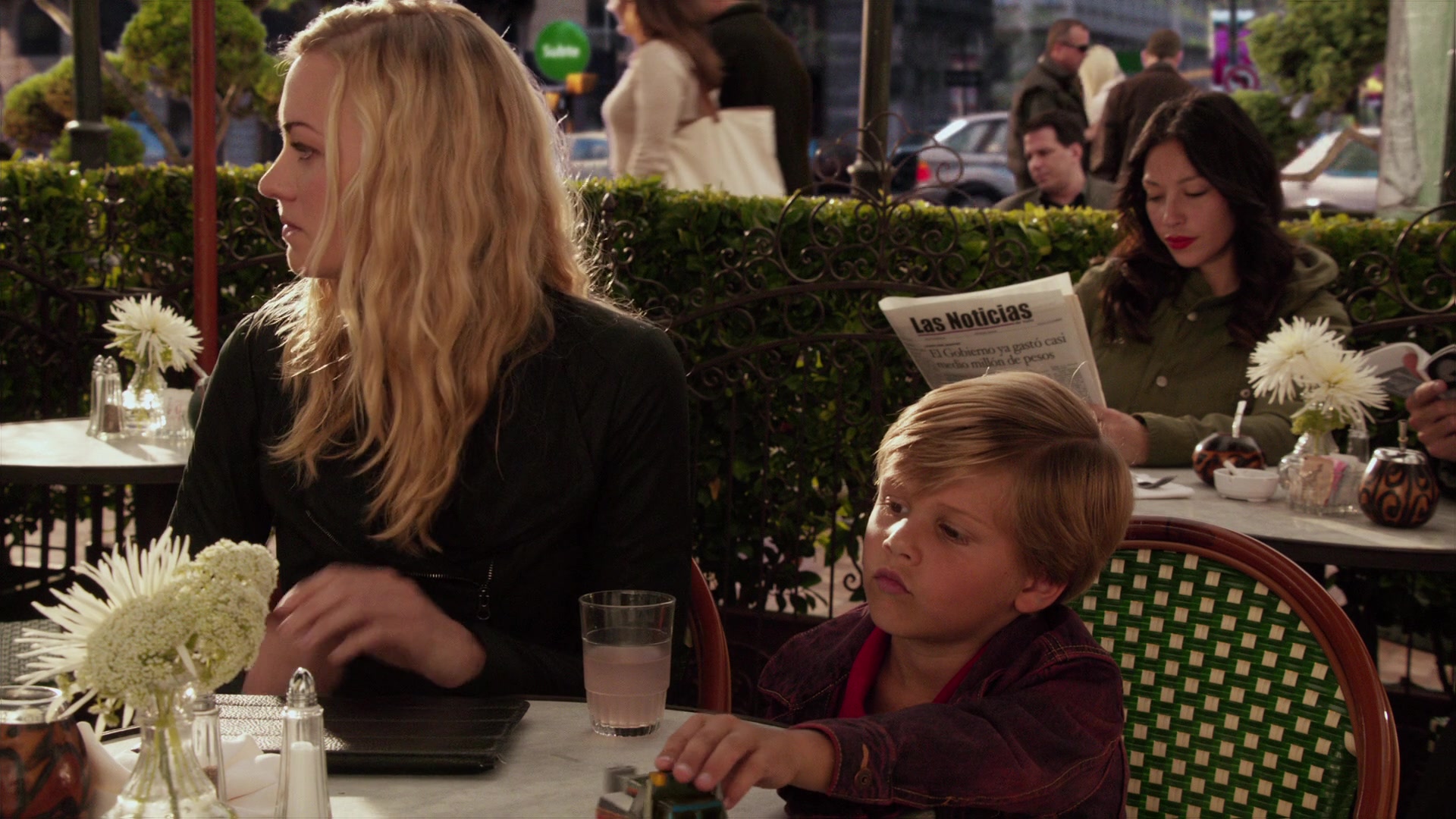 Dexter_8x12_RemebertheMonsters_0199.jpg
