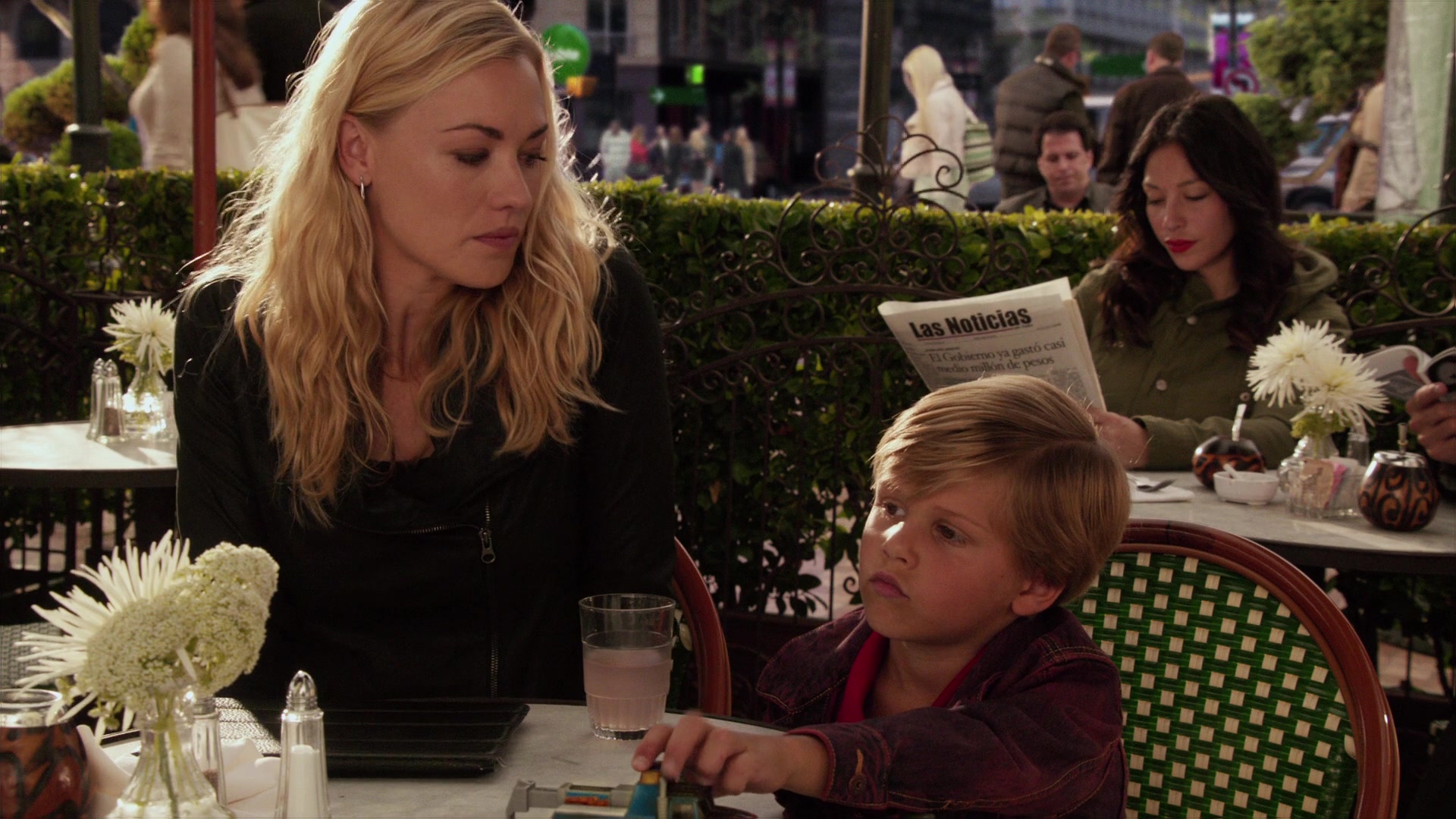 Dexter_8x12_RemebertheMonsters_0200.jpg