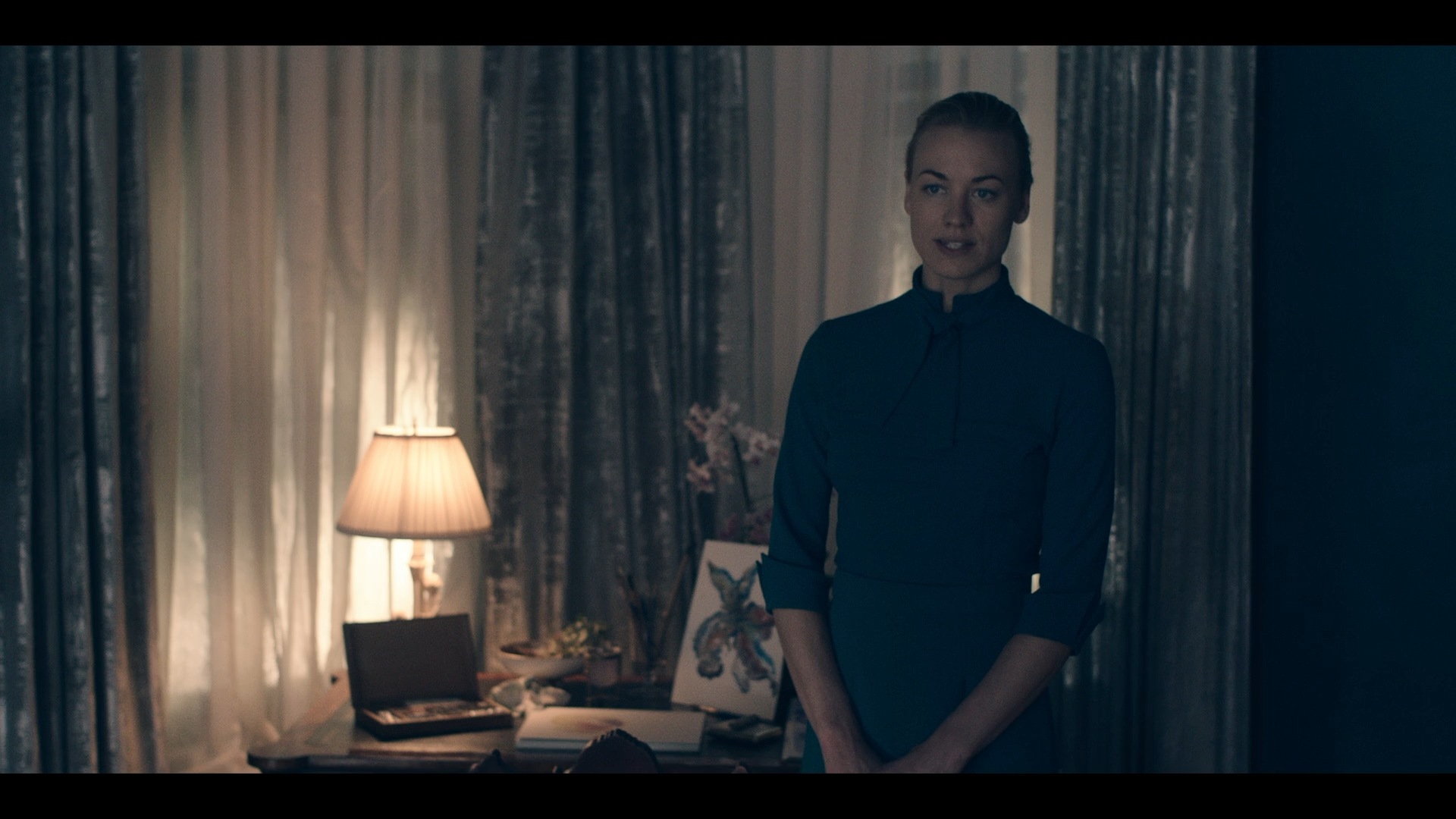 TheHandmaidsTale_1x01_Offred_0004.jpg
