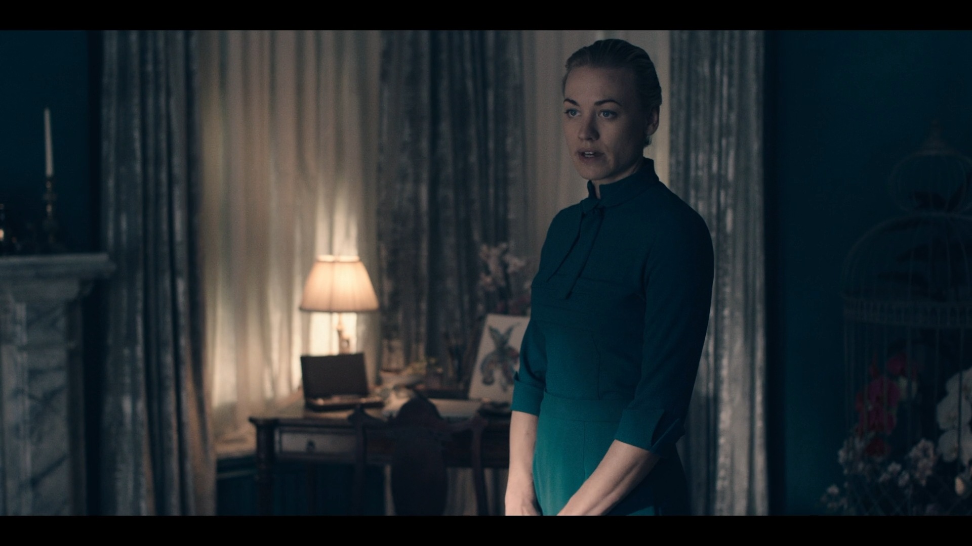 TheHandmaidsTale_1x01_Offred_0048.jpg