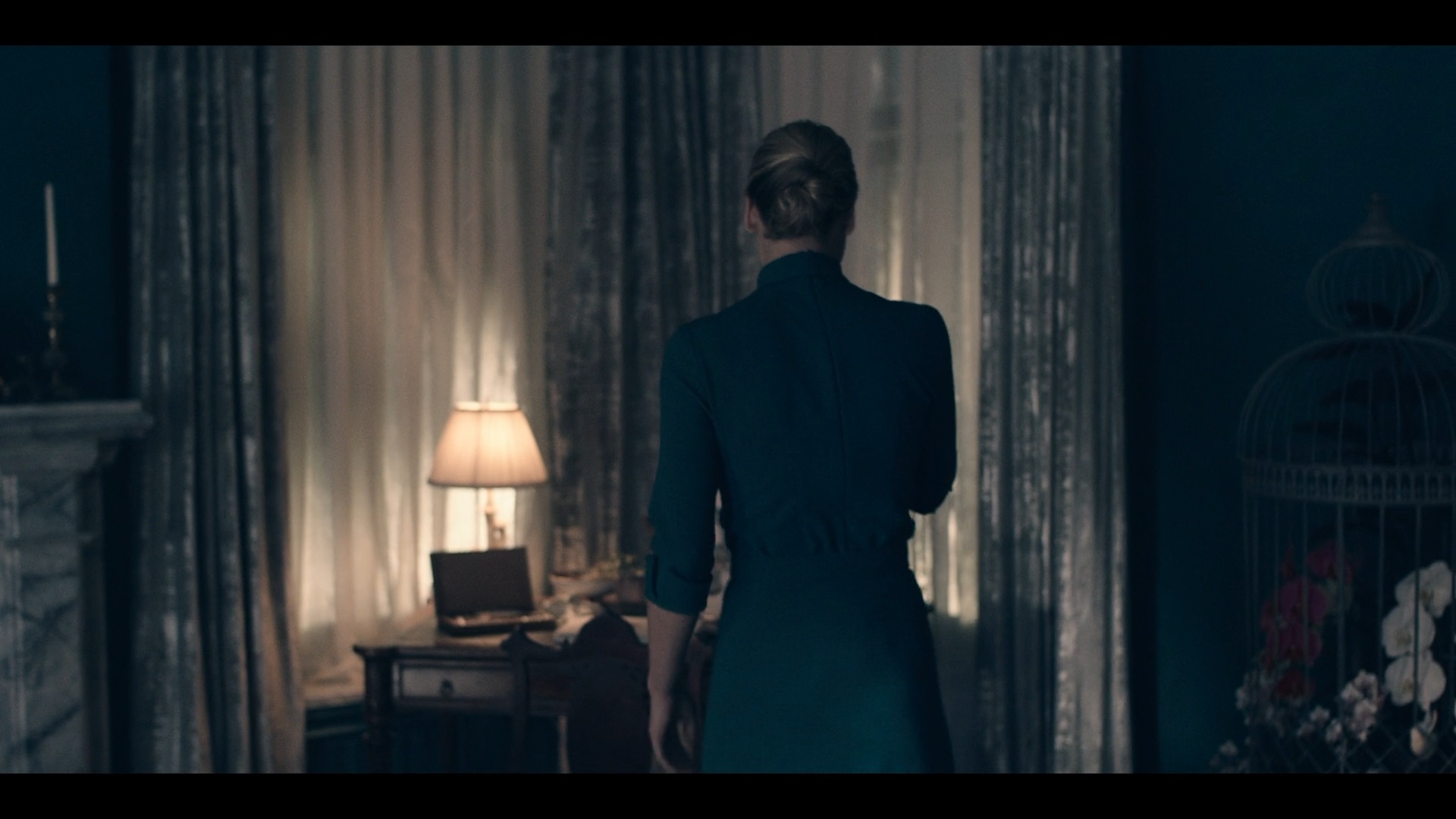 TheHandmaidsTale_1x01_Offred_0054.jpg