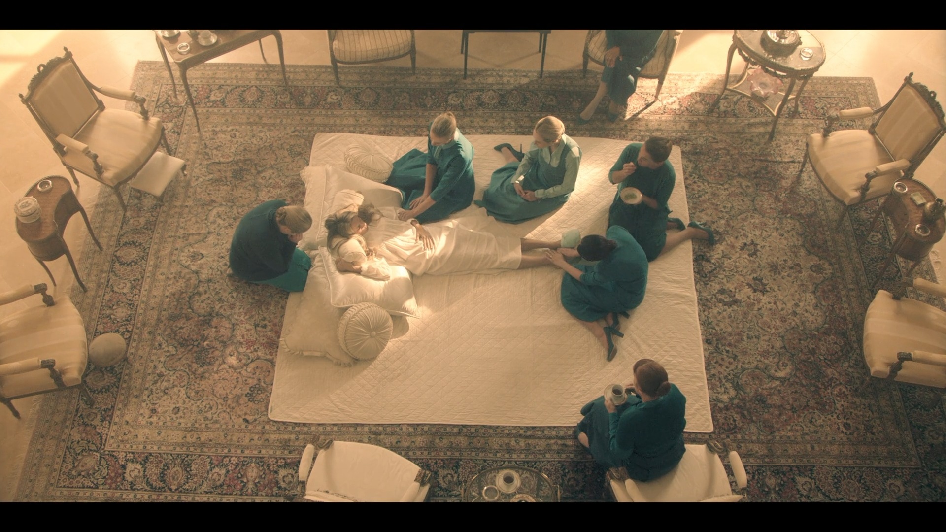 TheHandmaidsTale_1x02_BirthDay_0017.jpg