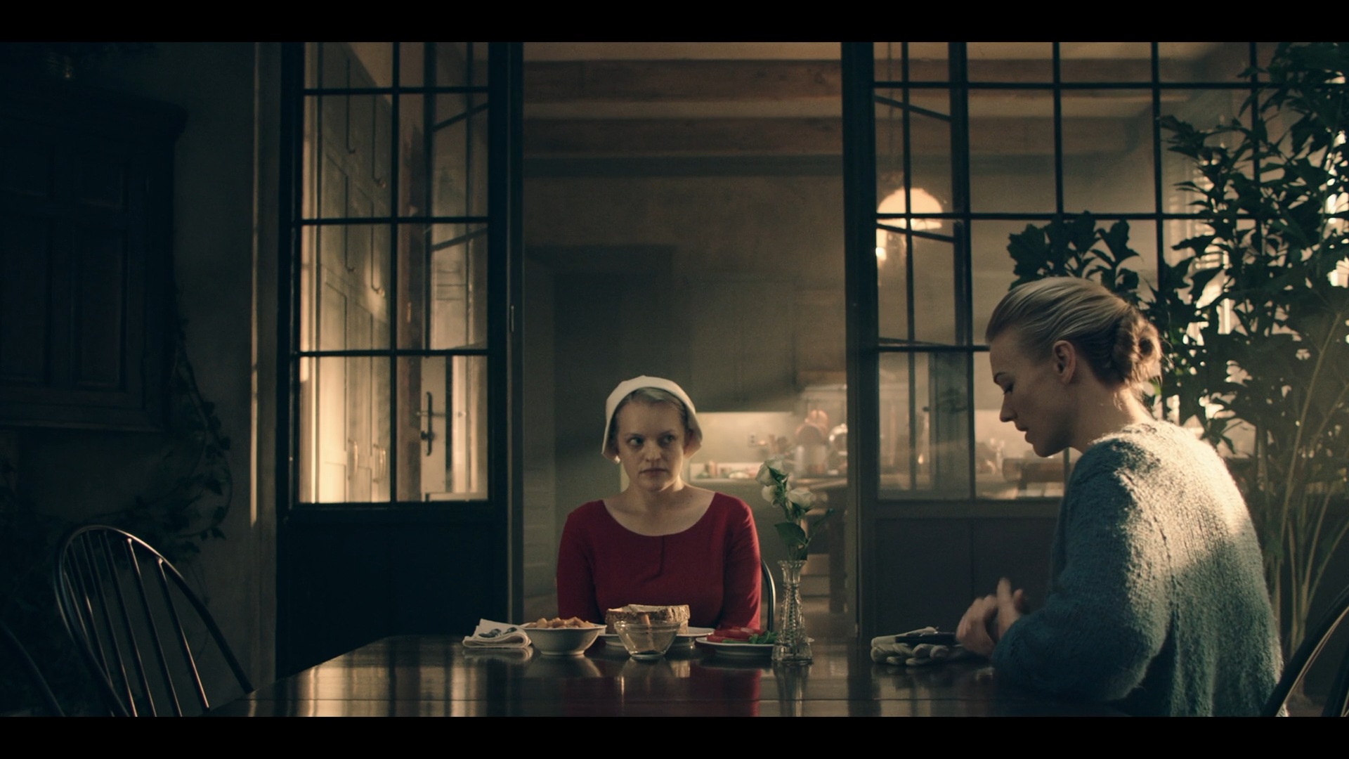 TheHandmaidsTale_1x03_Late_0009.jpg