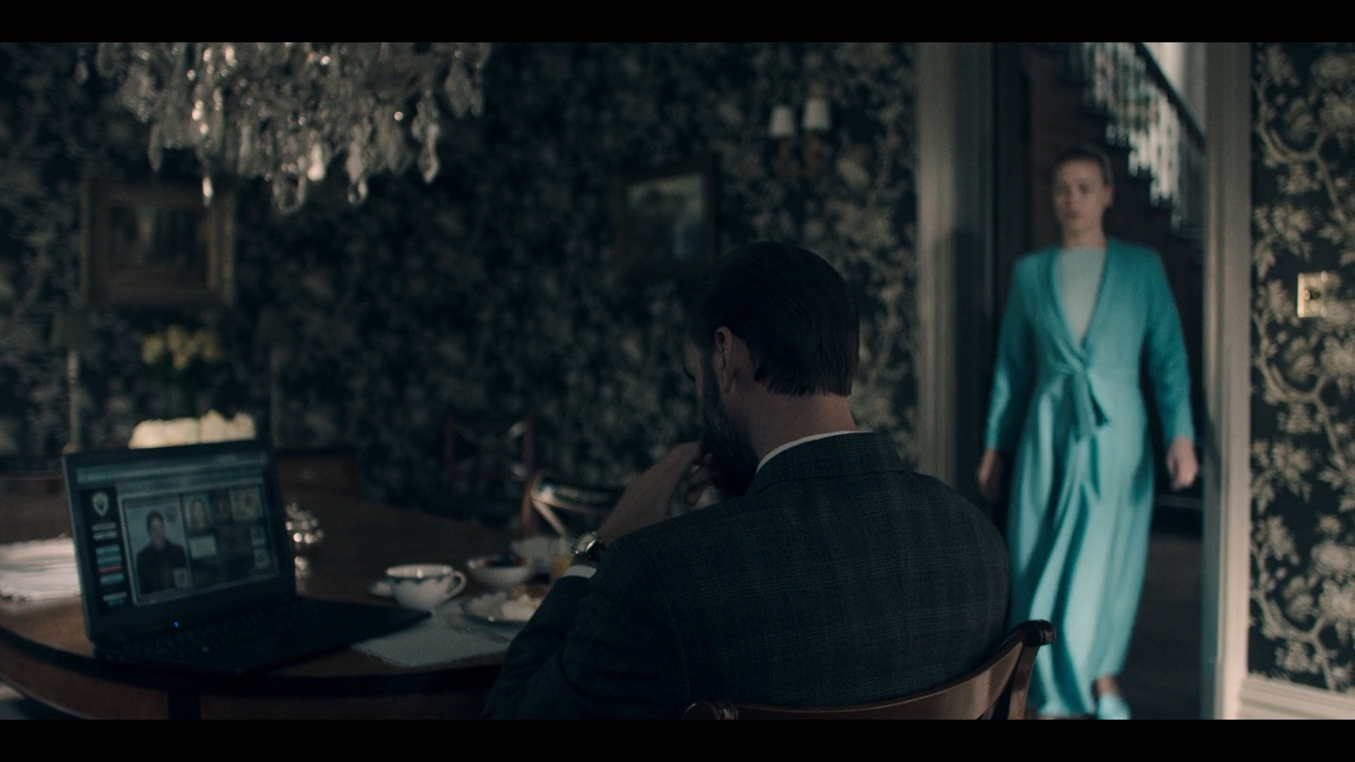 TheHandmaidsTale_1x04_NoliteTeBastardesCarborundorum_0001.jpg