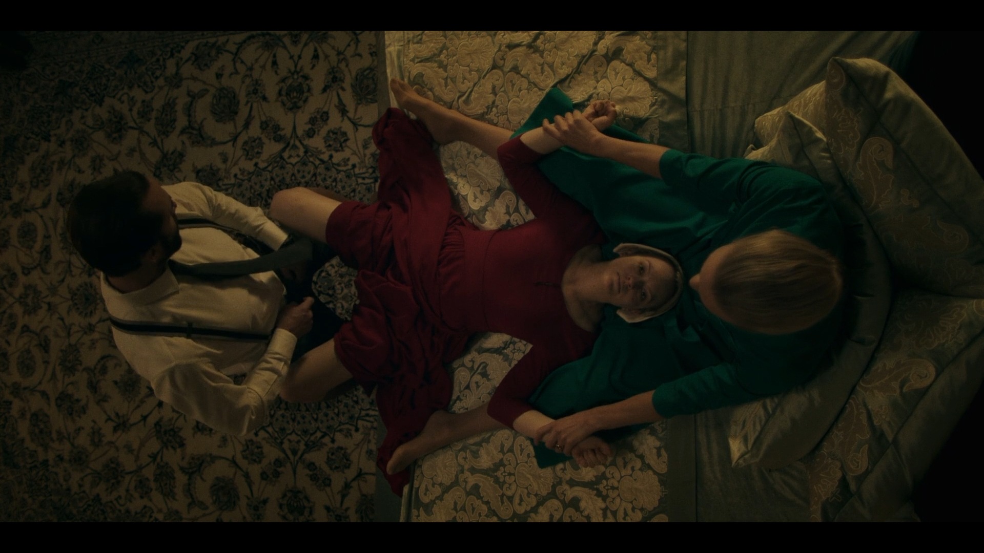 TheHandmaidsTale_1x04_NoliteTeBastardesCarborundorum_0113.jpg TheHandmaidsTale_1x04_NoliteTeBastardesCarborundorum_0113.jpg