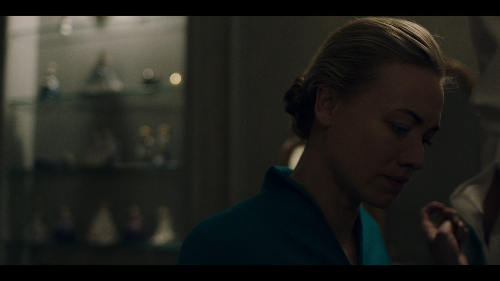 TheHandmaidsTale_1x04_NoliteTeBastardesCarborundorum_0158.jpg