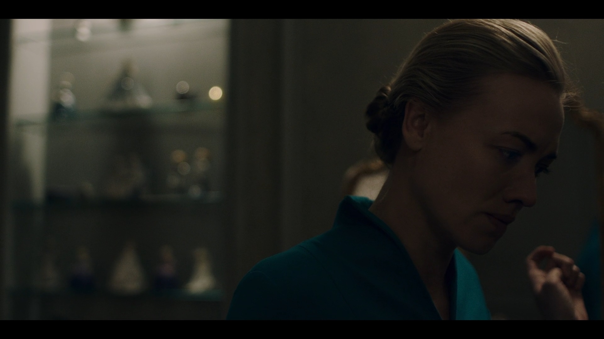 TheHandmaidsTale_1x04_NoliteTeBastardesCarborundorum_0160.jpg
