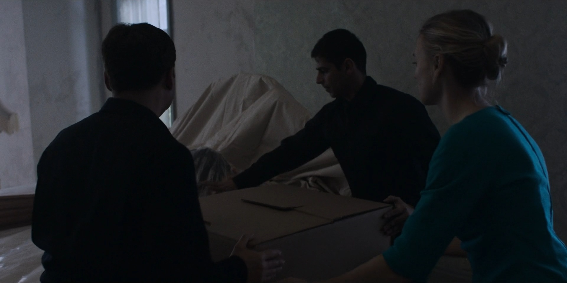 TheHandmaidsTale_1x06_AWomansPlace_0459.jpg