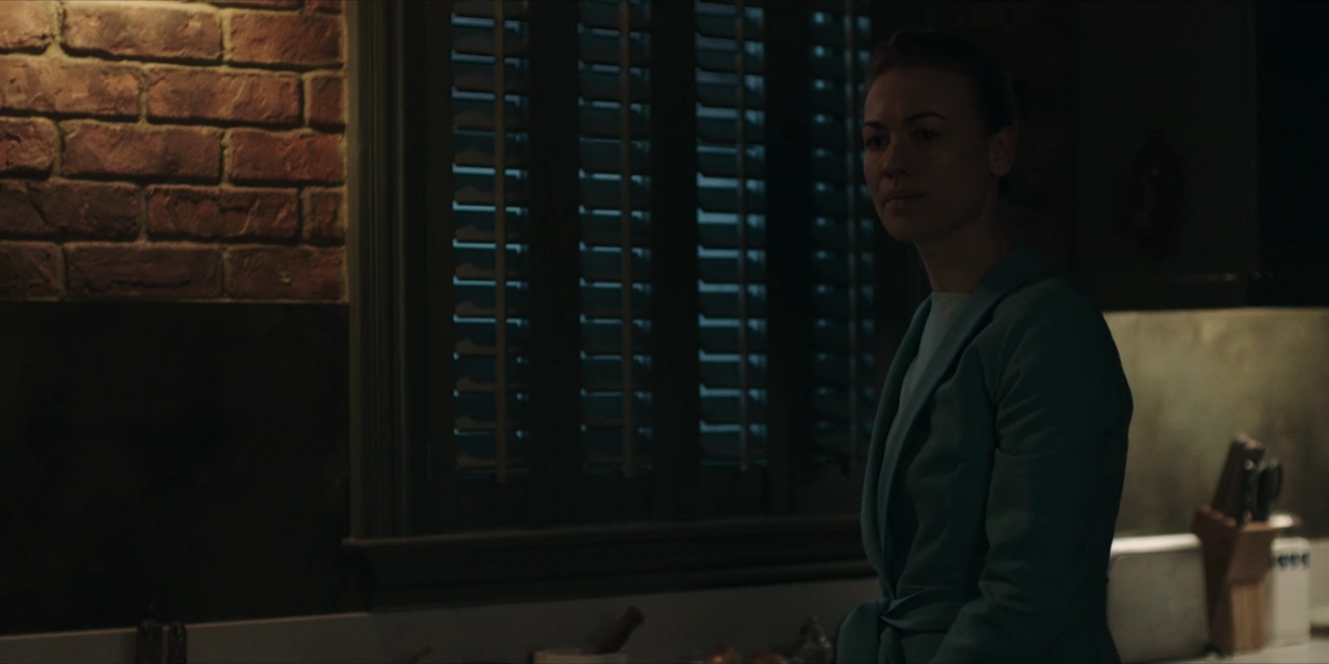 TheHandmaidsTale_1x09_TheBridge_0070.jpg