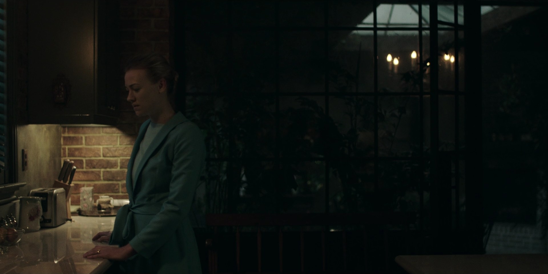 TheHandmaidsTale_1x09_TheBridge_0085.jpg