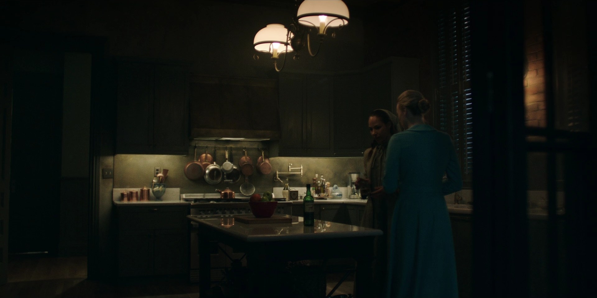 TheHandmaidsTale_1x09_TheBridge_0098.jpg