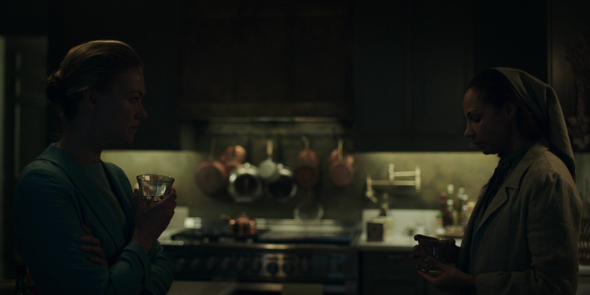 TheHandmaidsTale_1x09_TheBridge_0108.jpg