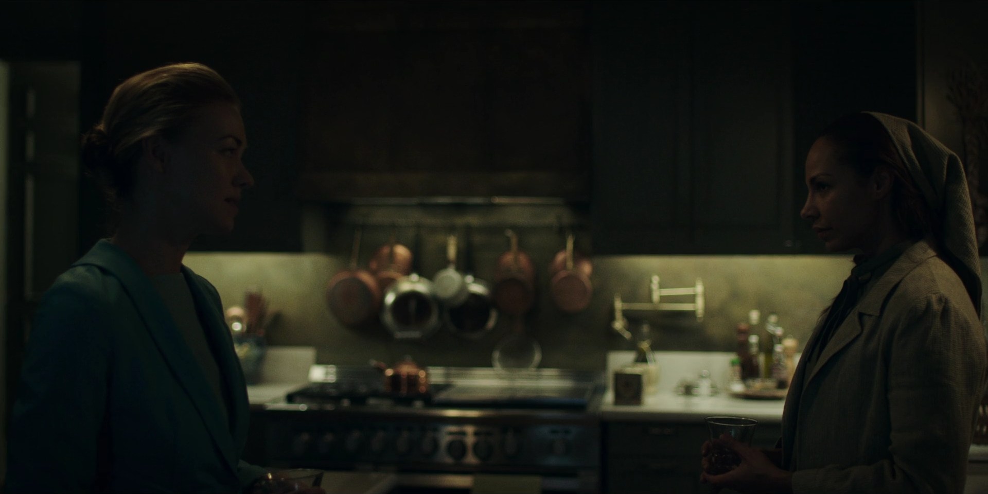 TheHandmaidsTale_1x09_TheBridge_0139.jpg