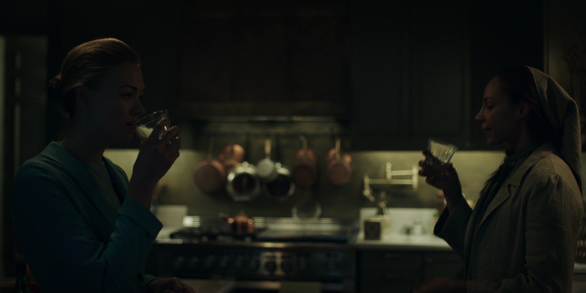 TheHandmaidsTale_1x09_TheBridge_0141.jpg