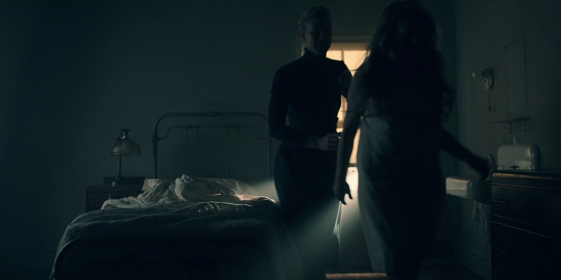 TheHandmaidsTale_1x09_TheBridge_0178.jpg TheHandmaidsTale_1x09_TheBridge_0178.jpg