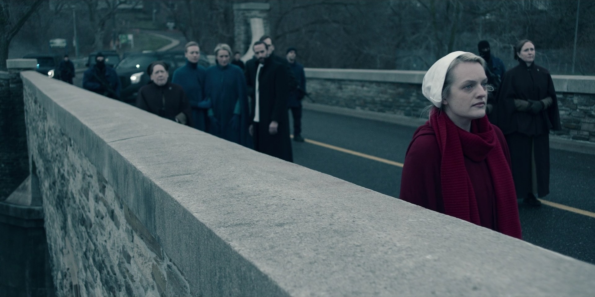 TheHandmaidsTale_1x09_TheBridge_0209.jpg