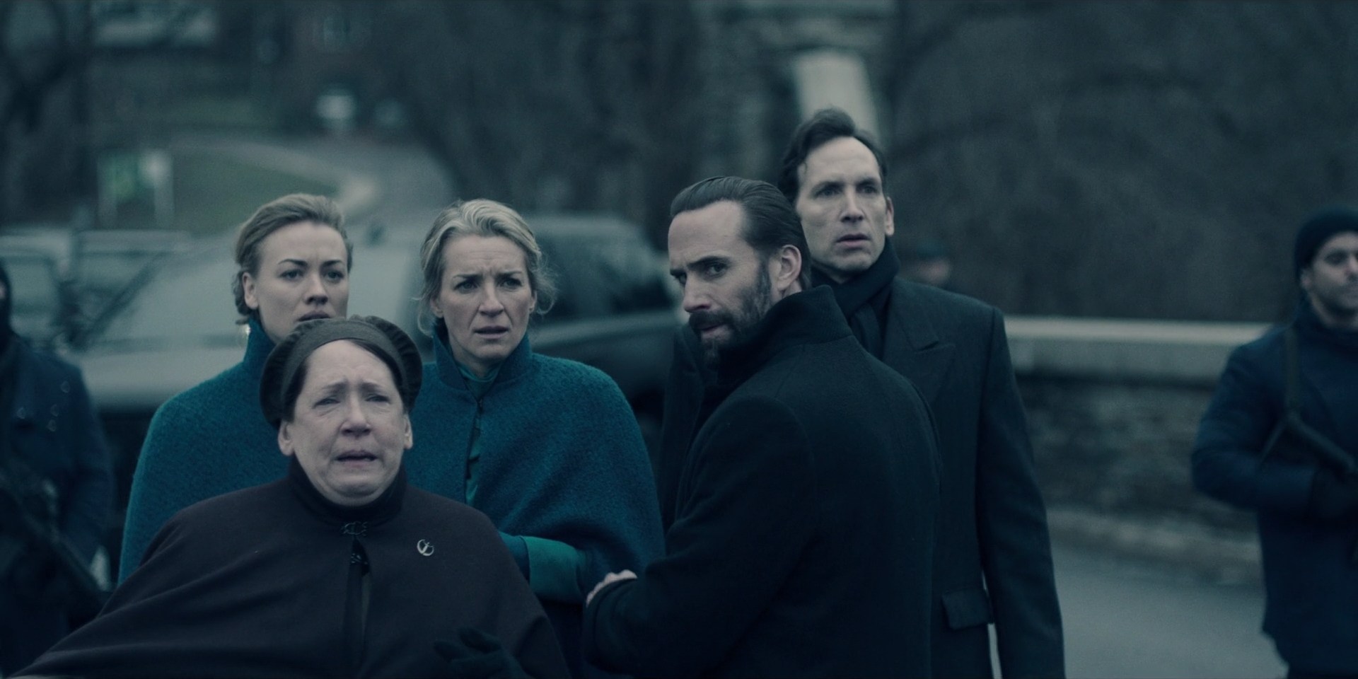 TheHandmaidsTale_1x09_TheBridge_0212.jpg