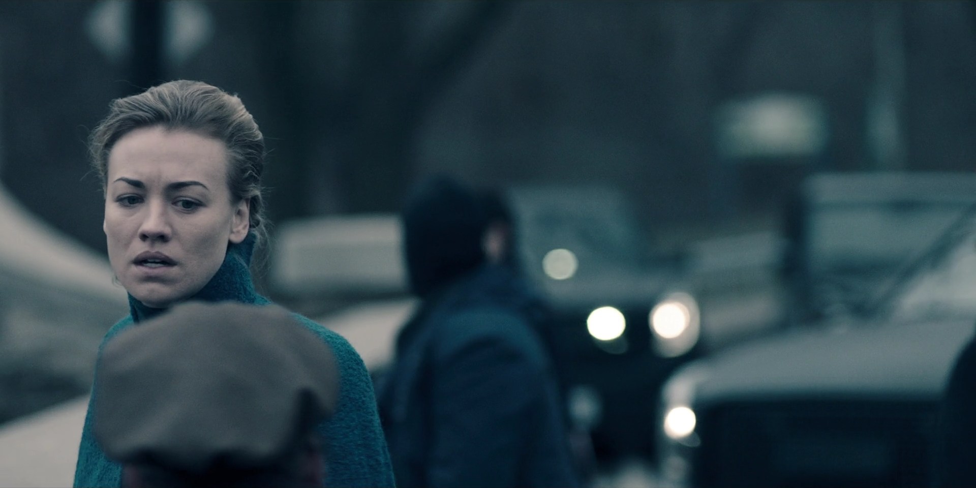 TheHandmaidsTale_1x09_TheBridge_0214.jpg