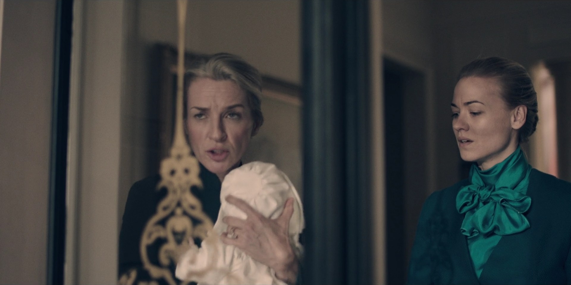 TheHandmaidsTale_1x09_TheBridge_0238.jpg