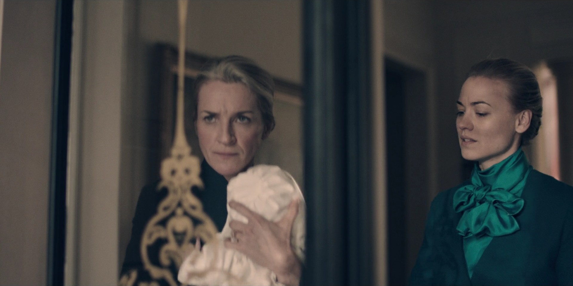 TheHandmaidsTale_1x09_TheBridge_0240.jpg