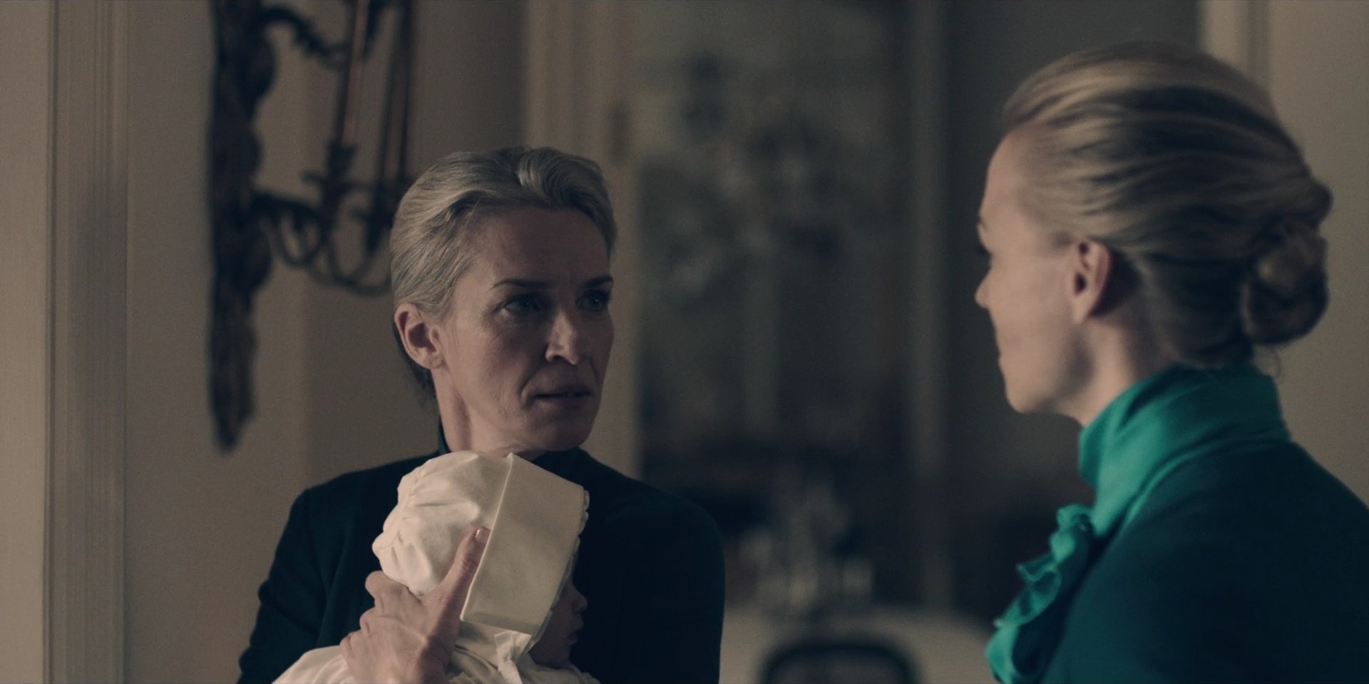 TheHandmaidsTale_1x09_TheBridge_0254.jpg