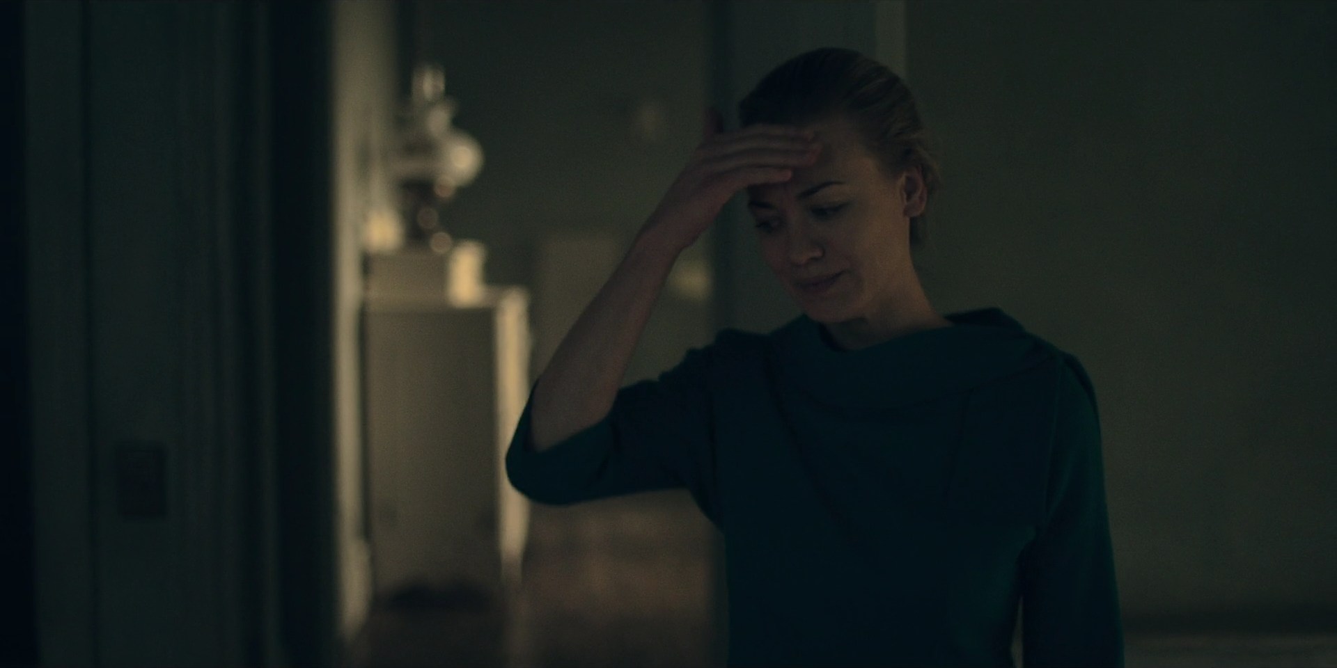 TheHandmaidsTale_1x10_Night_0006.jpg