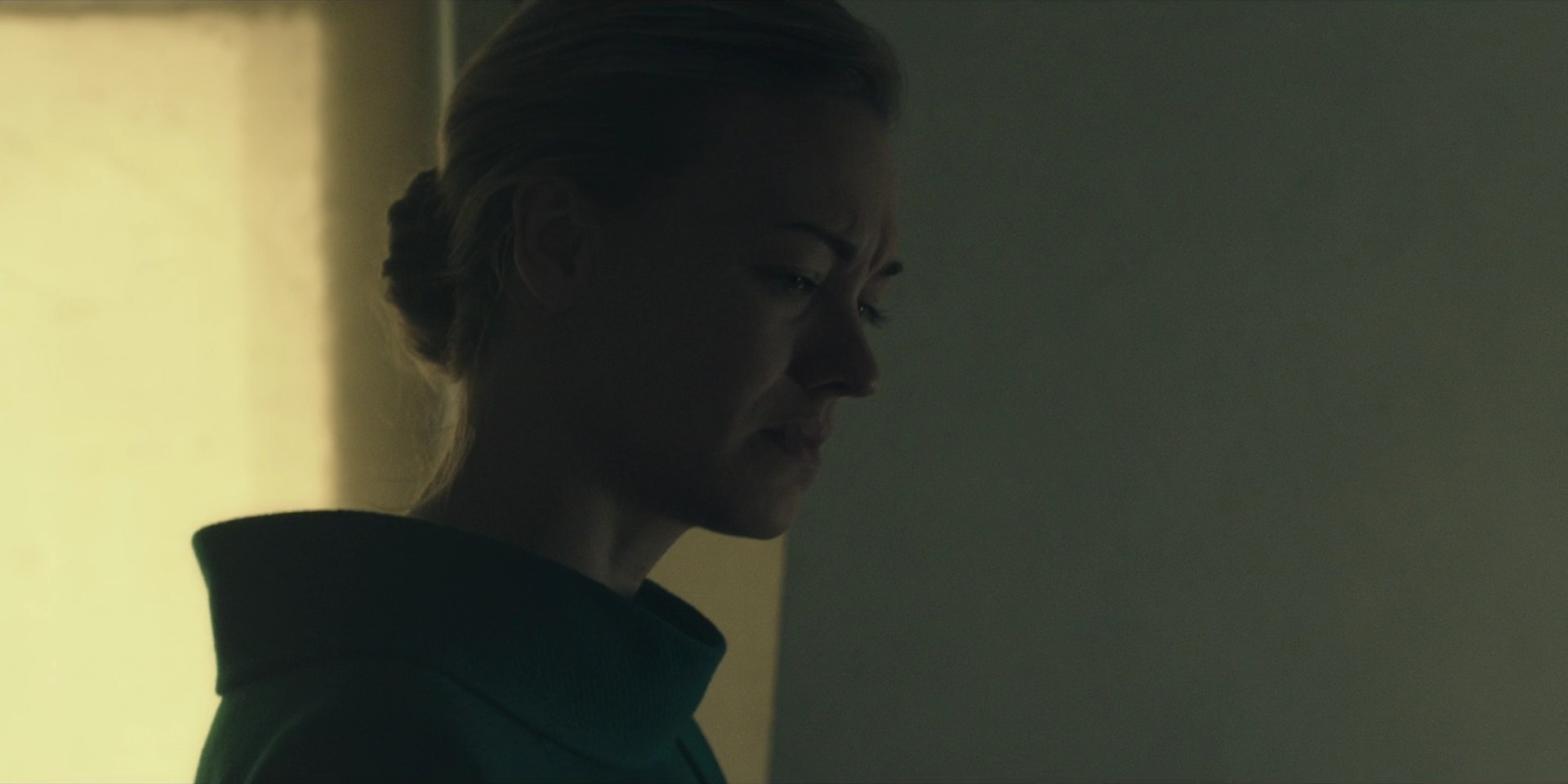 TheHandmaidsTale_1x10_Night_0014.jpg