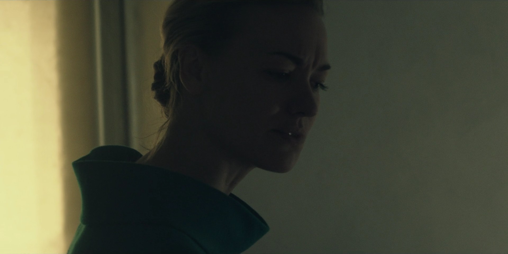 TheHandmaidsTale_1x10_Night_0018.jpg