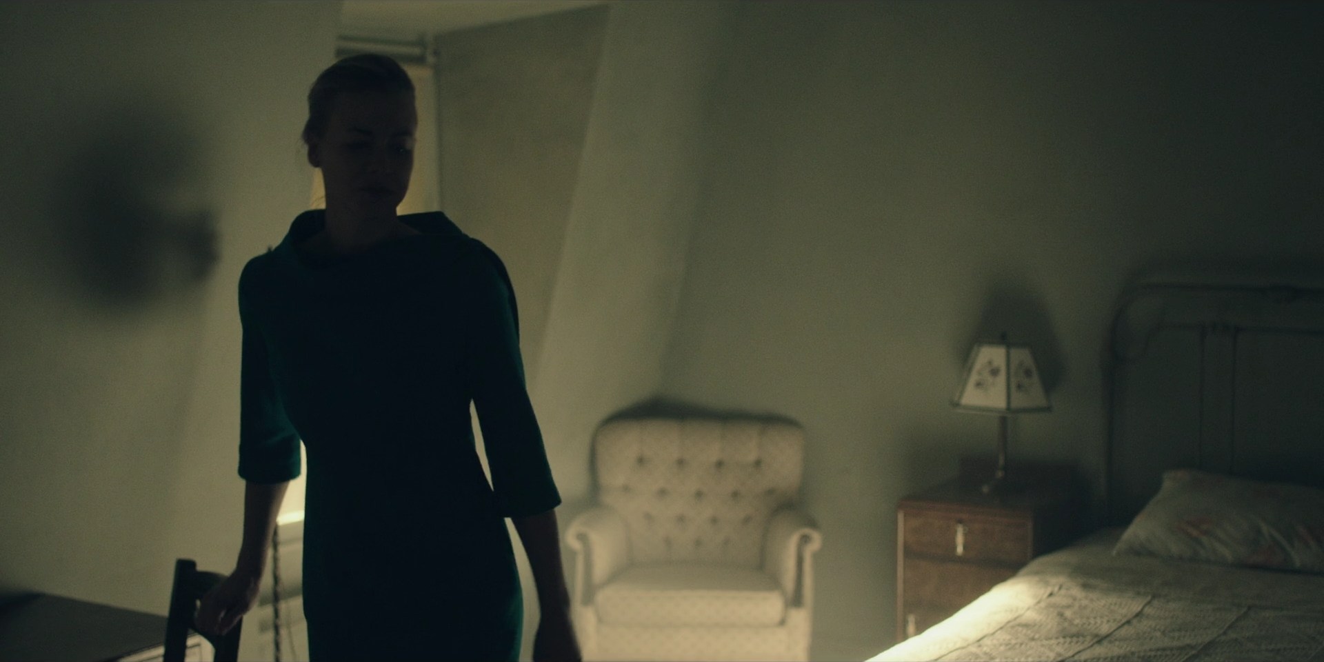 TheHandmaidsTale_1x10_Night_0026.jpg