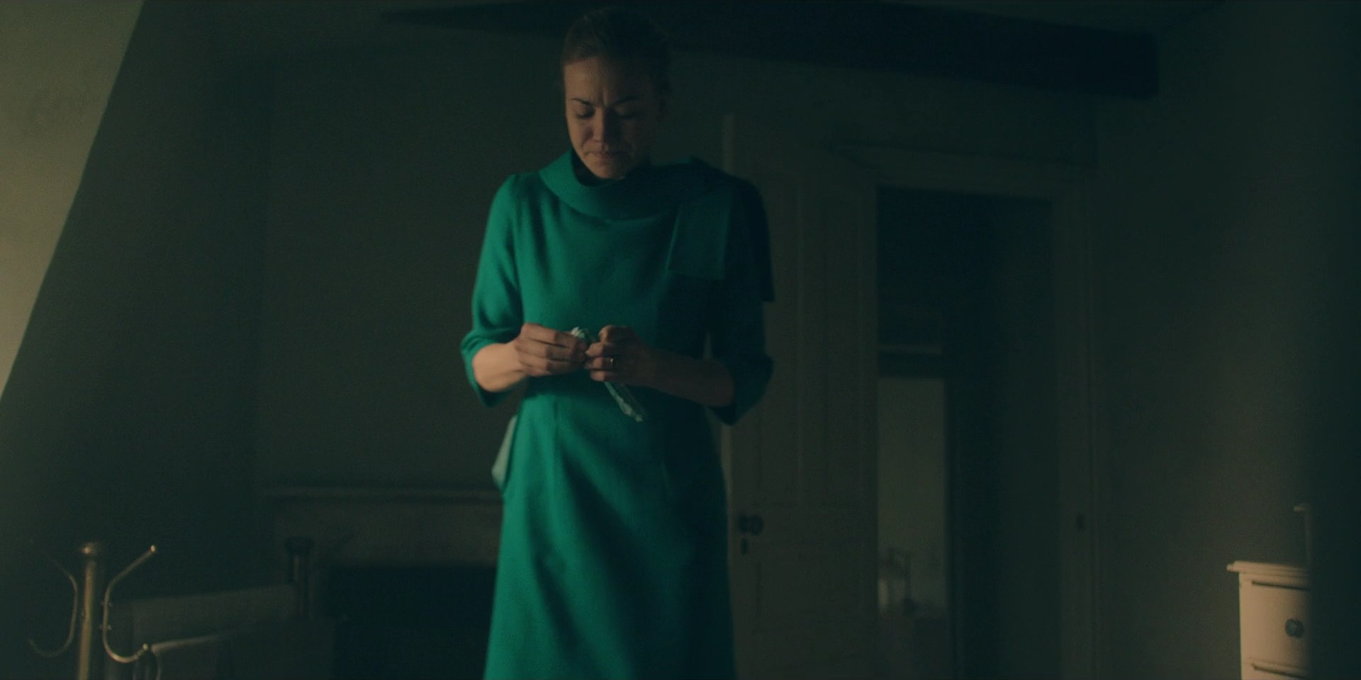 TheHandmaidsTale_1x10_Night_0028.jpg