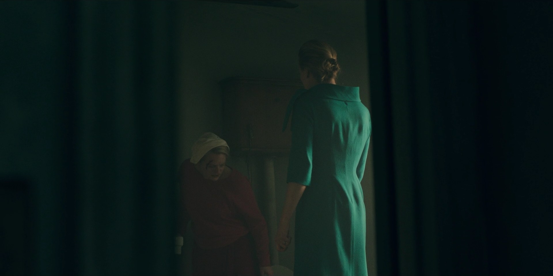 TheHandmaidsTale_1x10_Night_0041.jpg