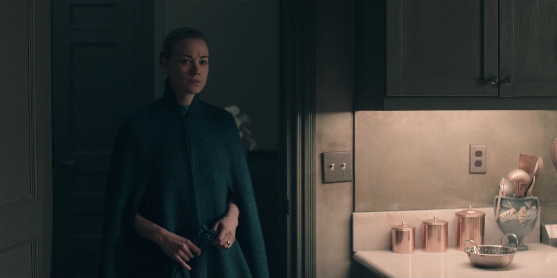 TheHandmaidsTale_1x10_Night_0230.jpg TheHandmaidsTale_1x10_Night_0230.jpg