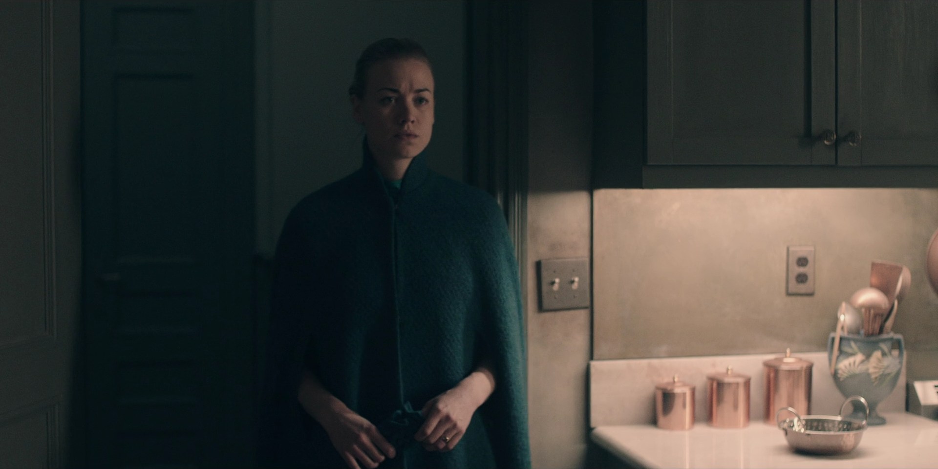 TheHandmaidsTale_1x10_Night_0233.jpg