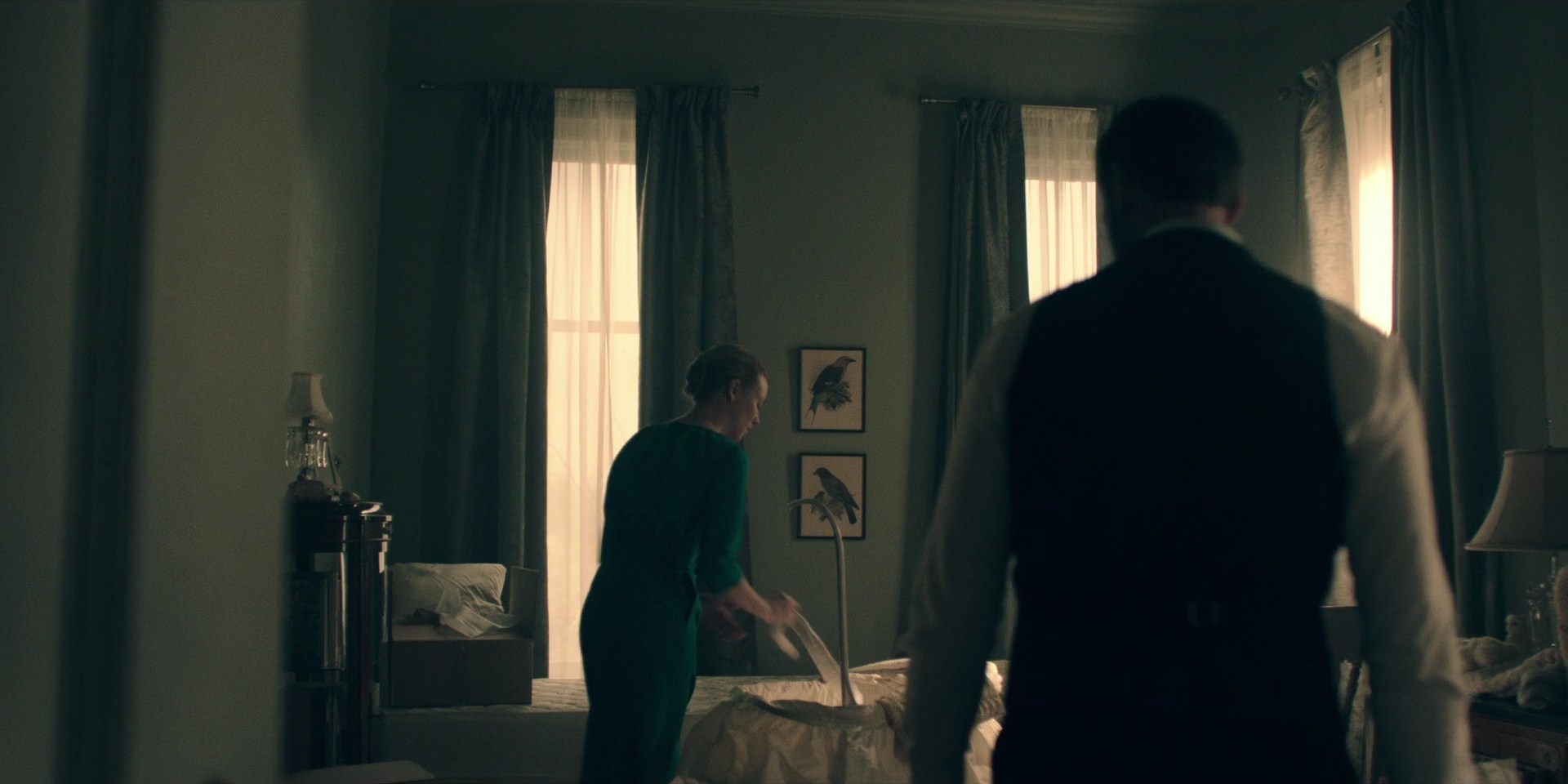 TheHandmaidsTale_1x10_Night_0348.jpg