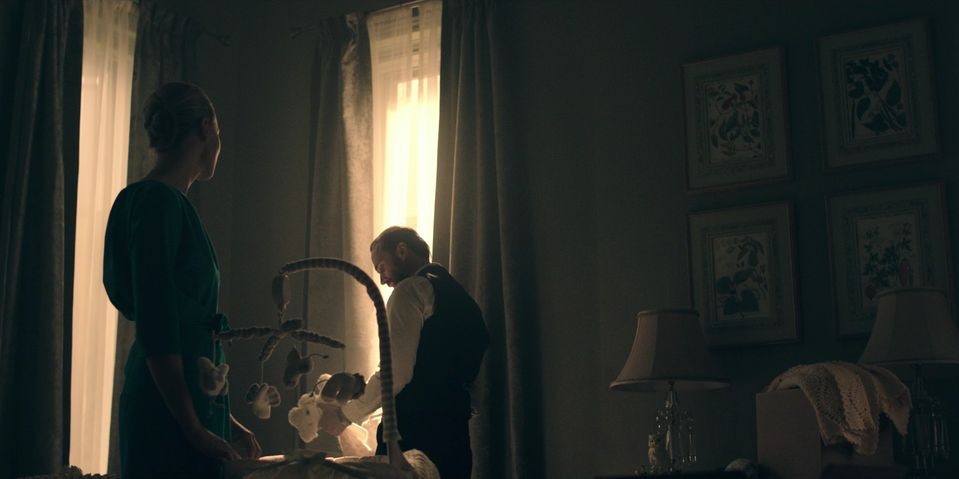 TheHandmaidsTale_1x10_Night_0364.jpg