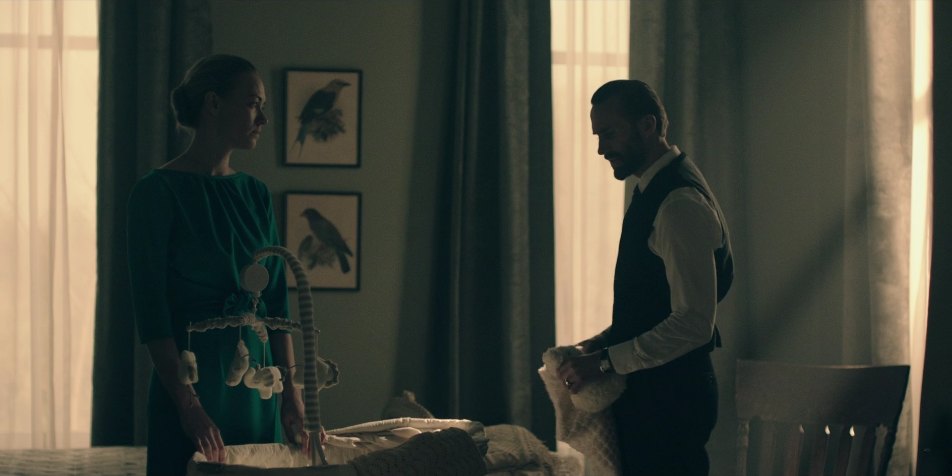 TheHandmaidsTale_1x10_Night_0374.jpg